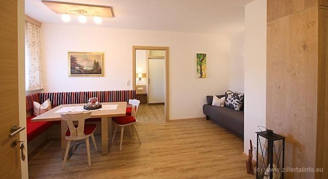 Apartment Schneeberger Stummerberg Pokoj fotografie